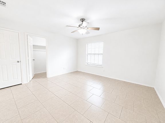 5th image of 1523 Oasis Dr #1