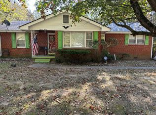 1111 E Blythe St, Paris, TN 38242