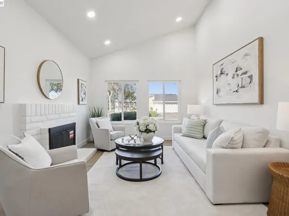 3168 Courthouse Dr, Union City, CA 94587