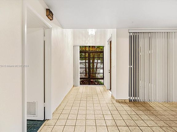 5th image of 20296 SW 85th Ave
