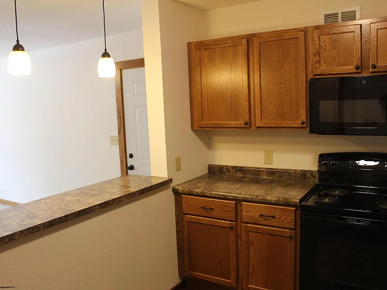52 N Brown St #B — Photo 10