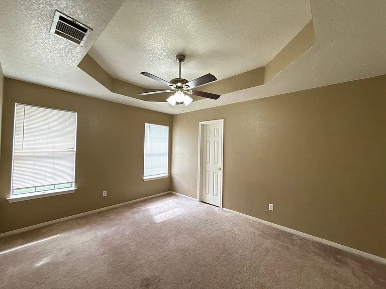 4600 Steamboat Springs Dr — Photo 5