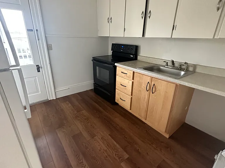 503 N Railroad St #C — Photo 4