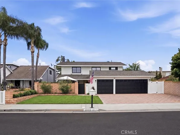 20082 Gothic Cir, Huntington Beach, CA 92646