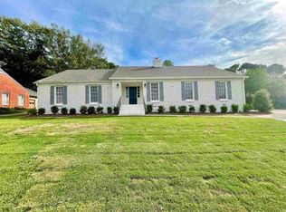 5523 Walnut Grove Rd, Memphis, TN 38120