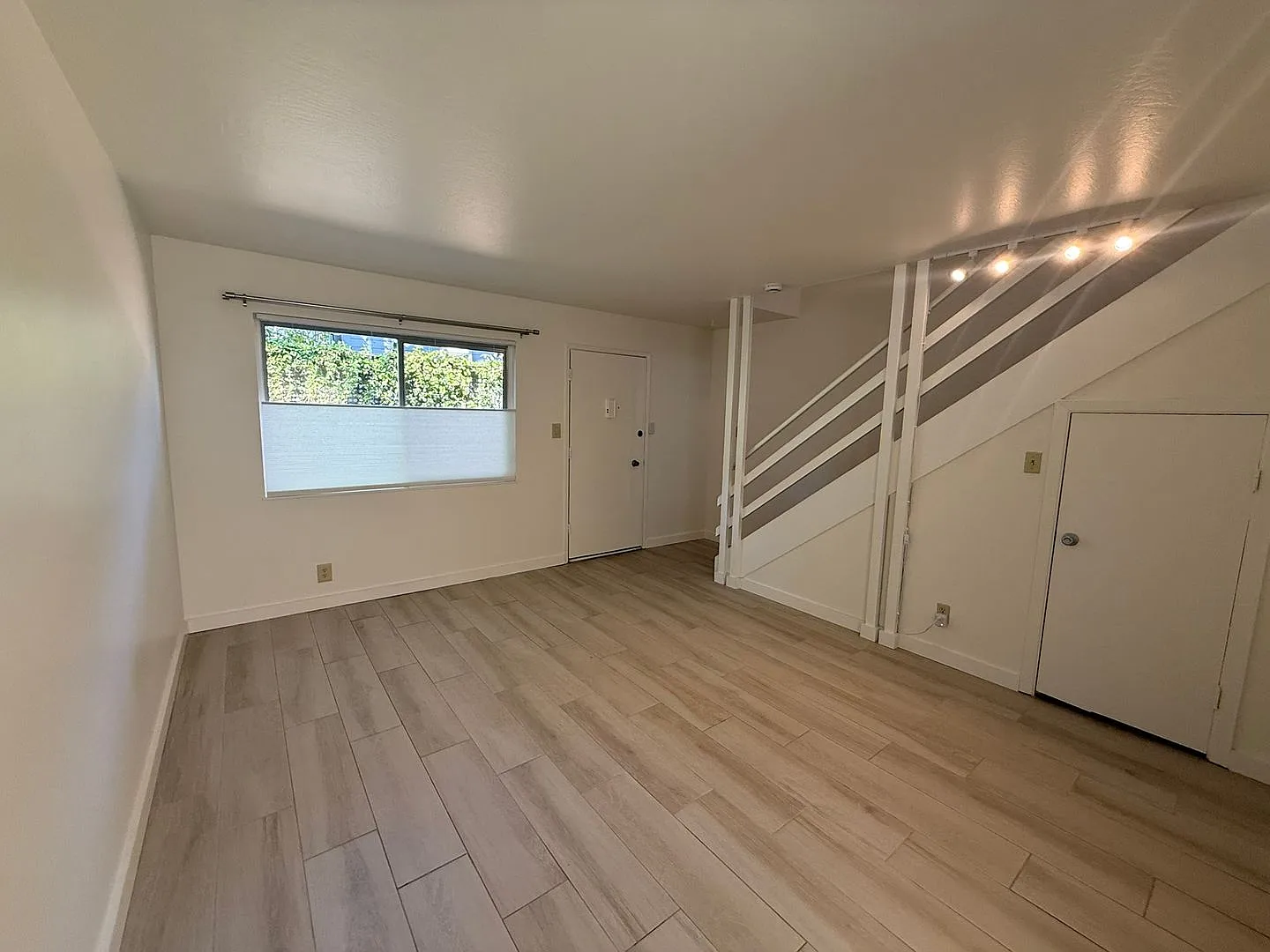 Updated 2BD/1BA Townhouse-Style Apartment with Private Patio Near Ashby BART — Photo 2