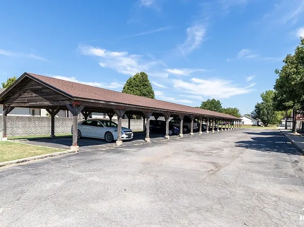 Cloudridge Apartments