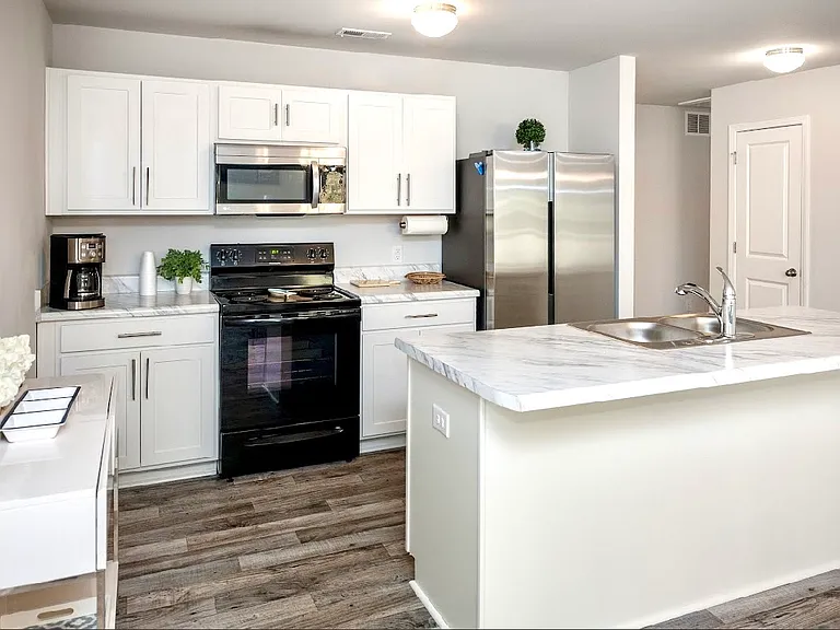 4818 Abbington Oaks Way SE — Photo 8