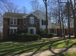 2961 Strawberry Dr, Troy, MI