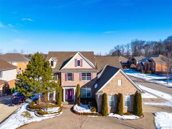 42575 Silverwood Dr, Sterling Heights, MI 48314