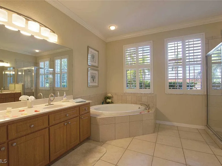4808 SW 5th Pl — Photo 10