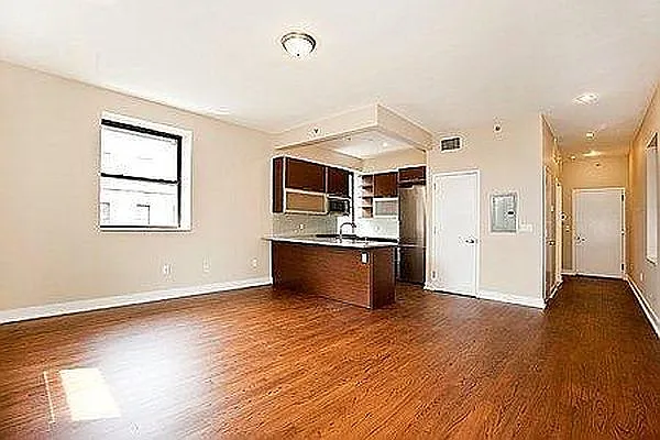 Rented by Park River | media 10