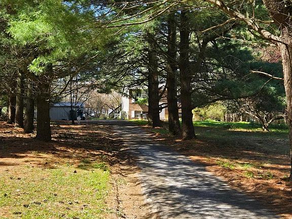 3rd image of 2480 Lewis Ln