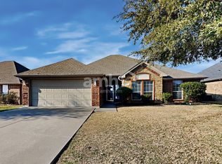 1000 Redfish Dr, Burleson, TX 76028
