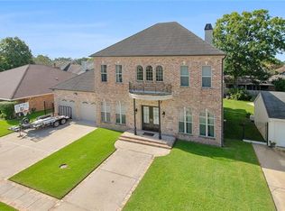 7307 Sheringham Dr, Harahan, LA 70123