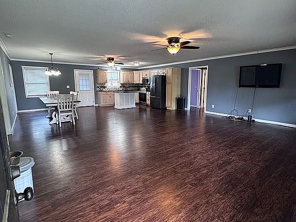 2nd image of 207 Linda Dr