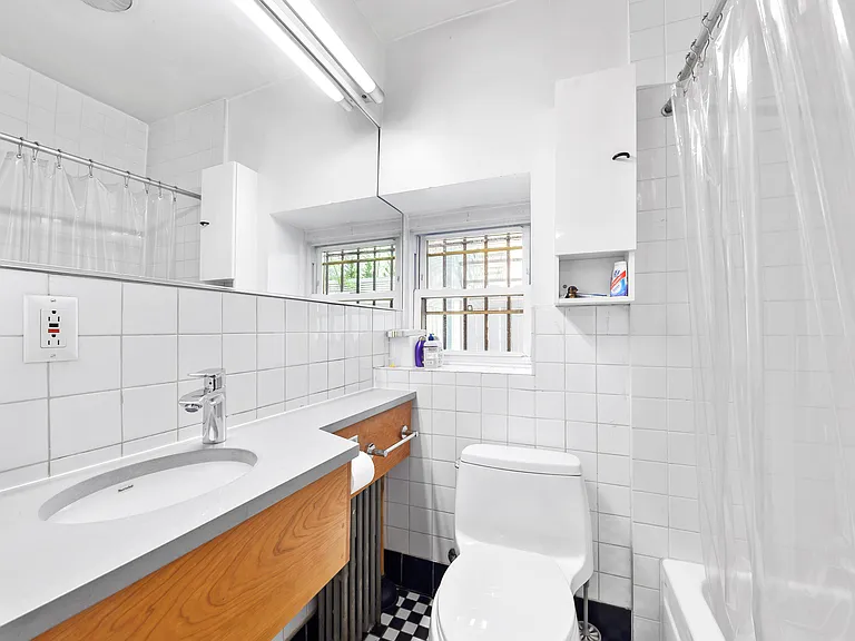 55 E 73rd St #2 — Photo 7