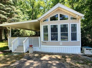 538 Glendale Dr, Edgerton, WI