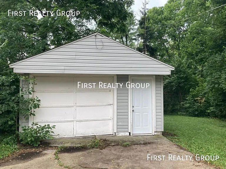 4446 Genesee Ave — Photo 8