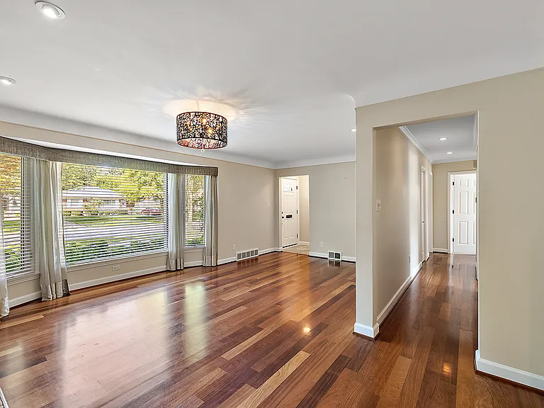 2546 Dorchester Rd — Photo 7