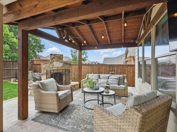 3964 Hunter Peak Rd, Fort Worth, TX 76109