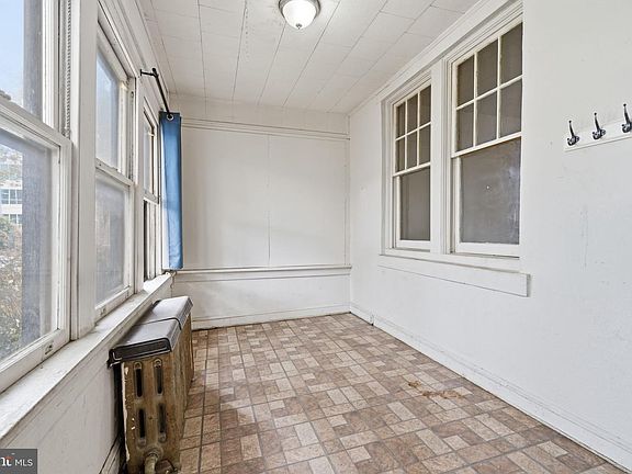 4th image of 4614 Ella St