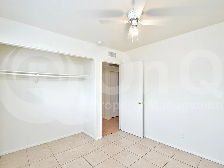4265 E Vineyard Rd — Photo 14