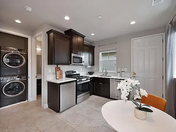 2032 Cannery Loop #1 — Photo 9