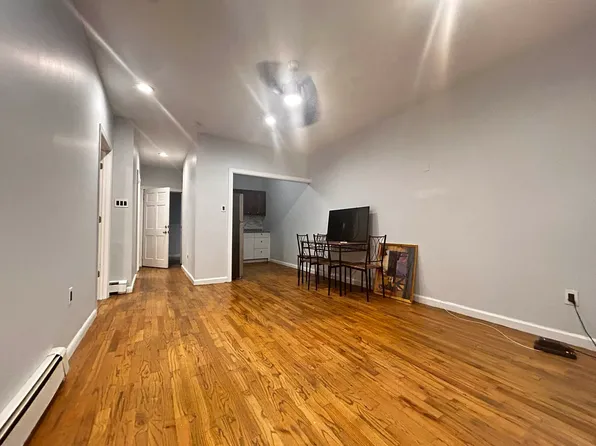 552 Hinsdale Street image 1 of 7