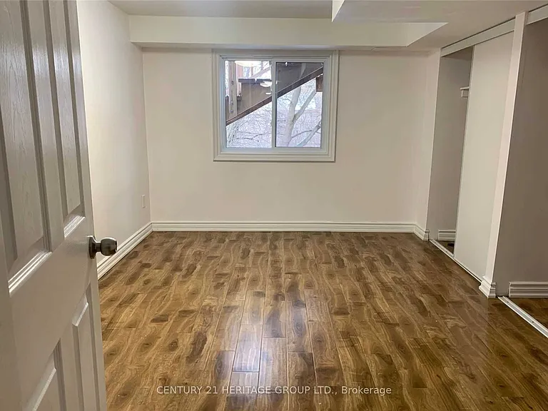 27 Hammond Dr #BASEMENT — Photo 4