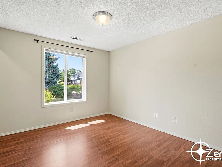 12719 NE 10th Ave — Photo 16