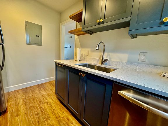 4th image of 100 Lewis Dr Unit 3C