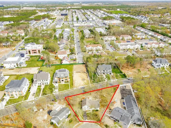 937 Princewood Avenue, Lakewood, NJ 08701