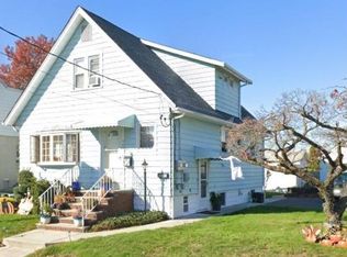 705 7th St, Lyndhurst, NJ 07071