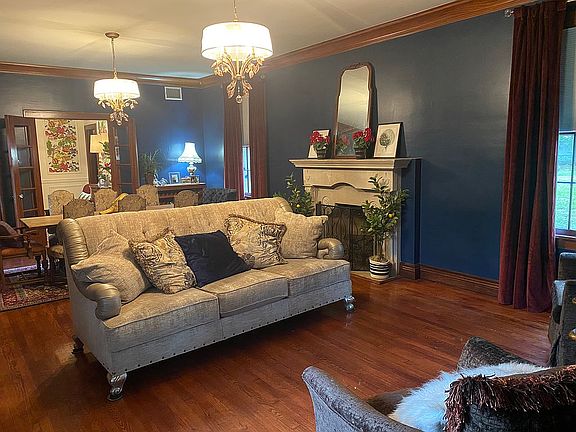 3rd image of 808 Dudley Dr