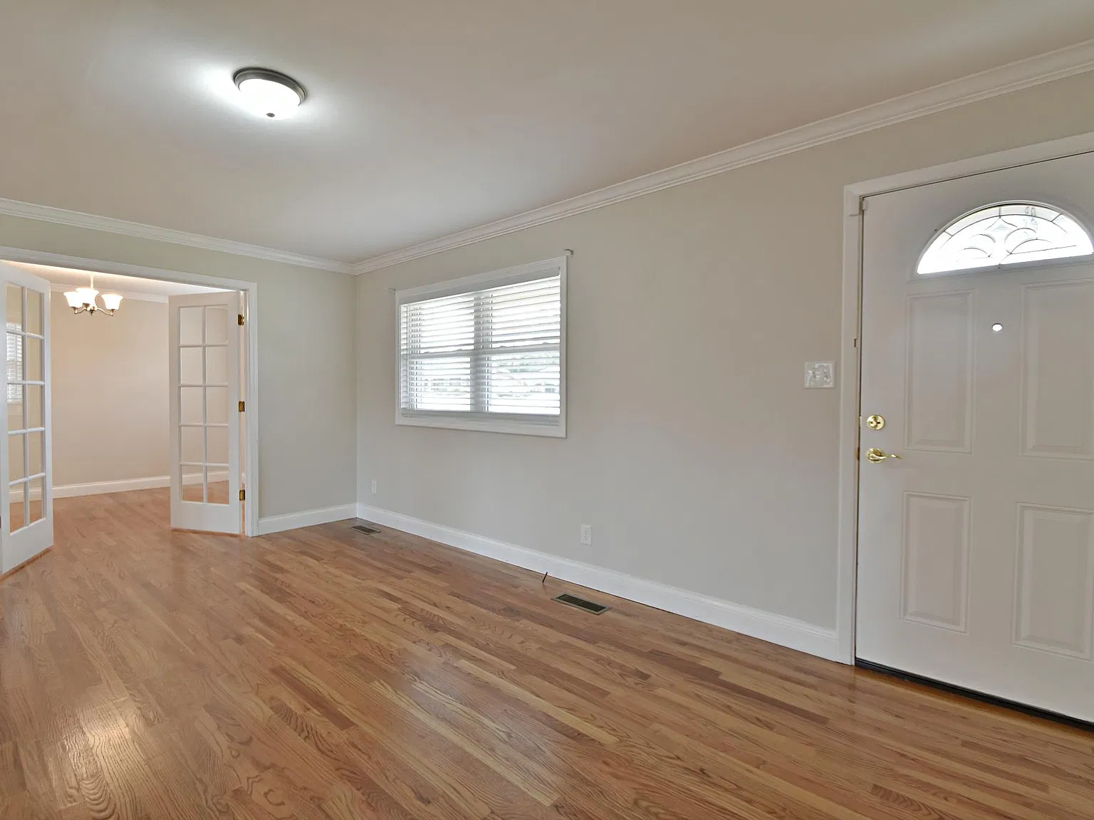 10920 Thornton Dr — Photo 3