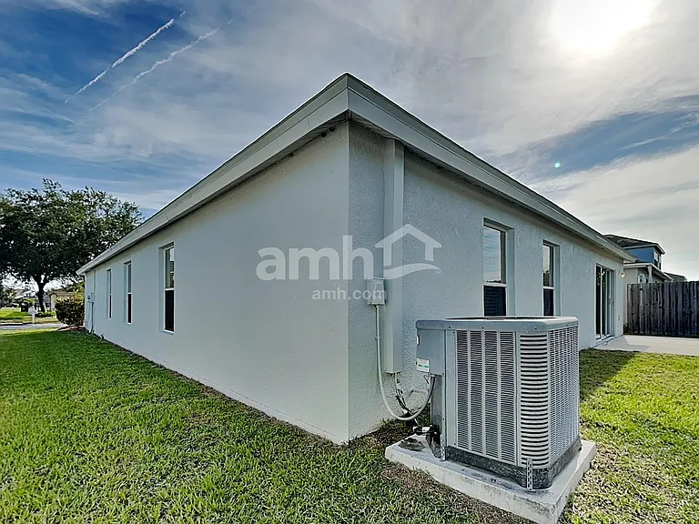 11555 Misty Isle Ln — Photo 21
