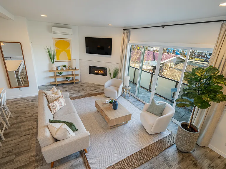 823 Orondo Ave #B — Photo 17