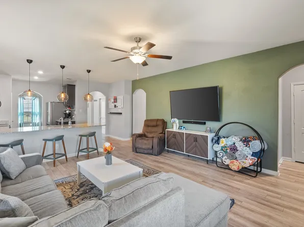 135 Crockett Way, Venus, TX 76084