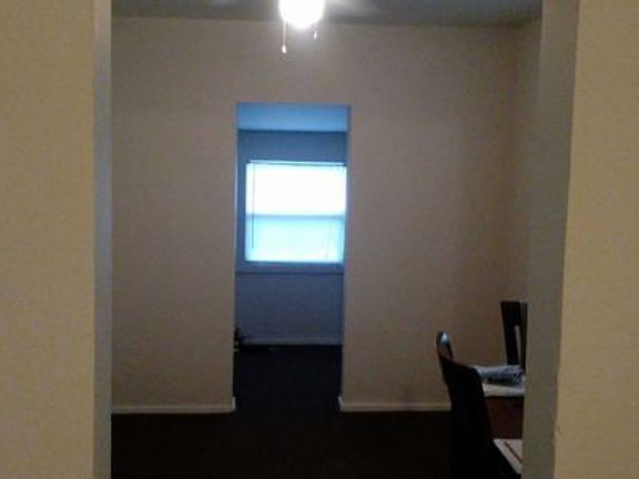 5th image of 2300 Quincy St S