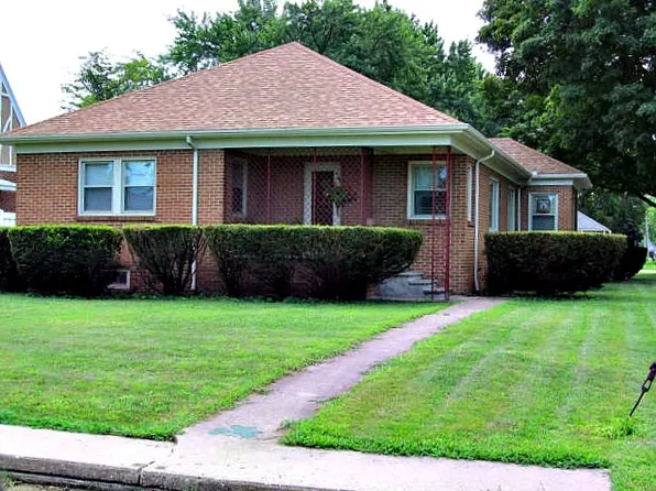 1101 E Elm St, Streator, IL 61364