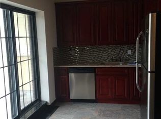 6678 Metropolitan Ave, Flushing, NY 11379