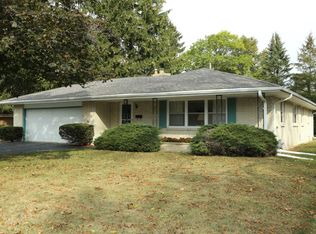 5231 Roberts Dr, Greendale, WI 53129