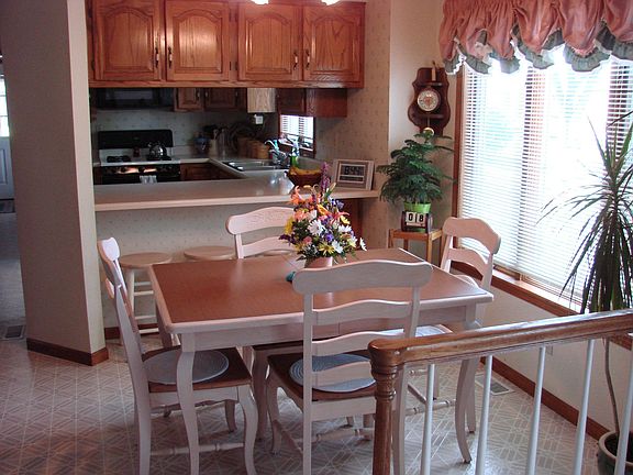 Dining Area (kitchen behind)