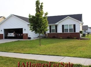 1450 Red Oak Dr, North Liberty, IA 52317