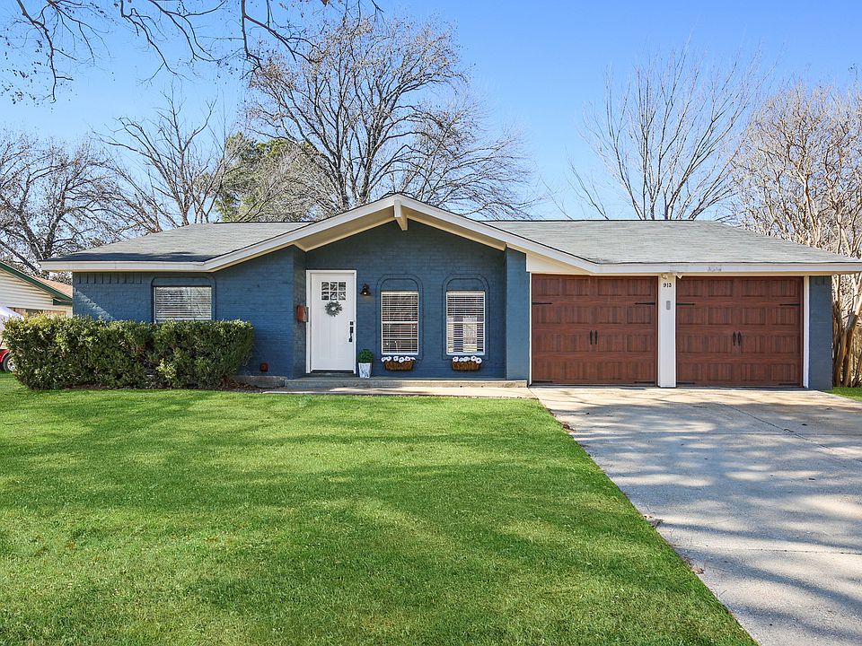 1st image of 913 Meadowbrook Dr