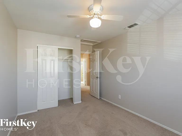 8735 W Sierra Vista Dr — Photo 11