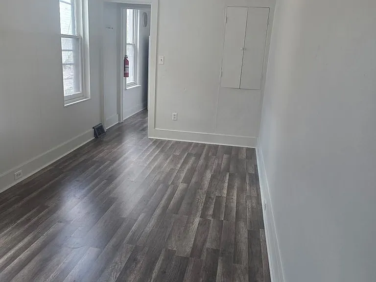 827 N 10th St — Photo 5
