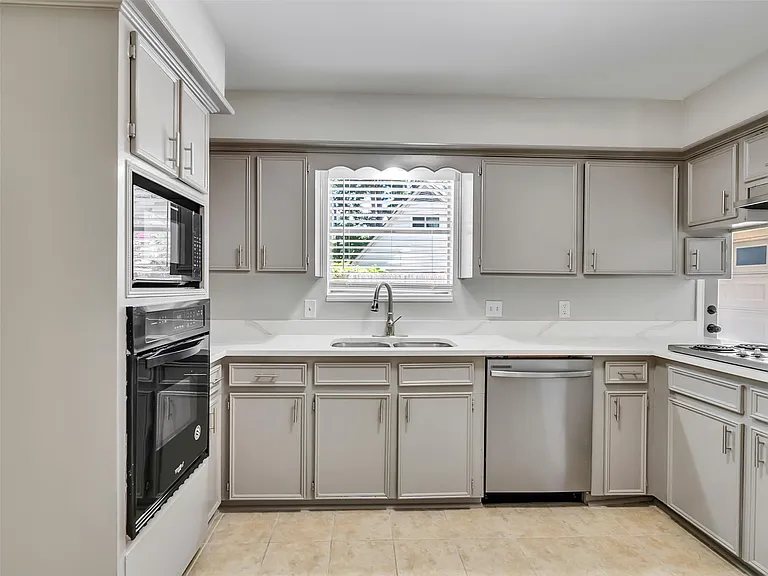 14134 Cleobrook Dr — Photo 11