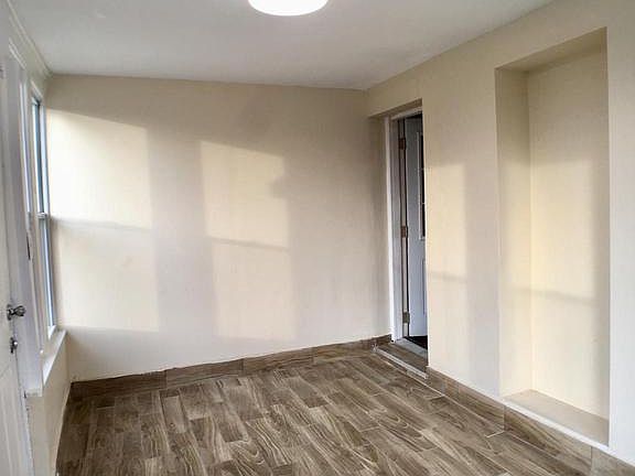 4th image of 5861 Malvern Ave